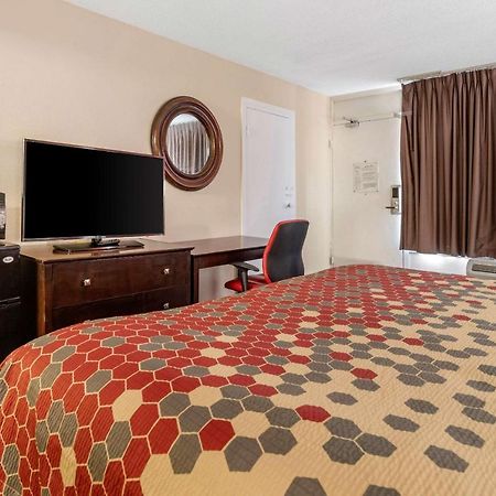 Clarion Inn Брунсуик Екстериор снимка