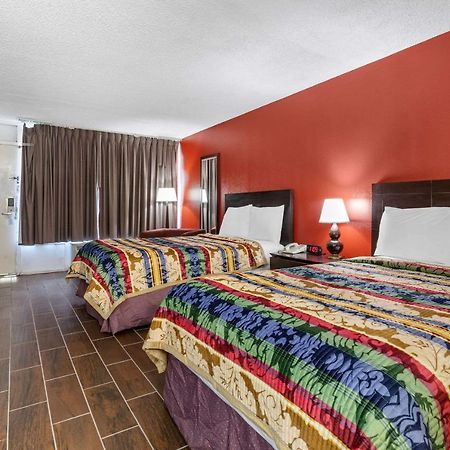 Clarion Inn Брунсуик Екстериор снимка