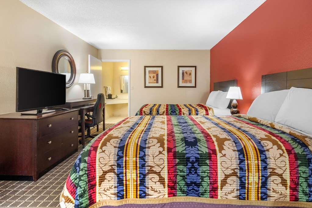 Clarion Inn Брунсуик Стая снимка