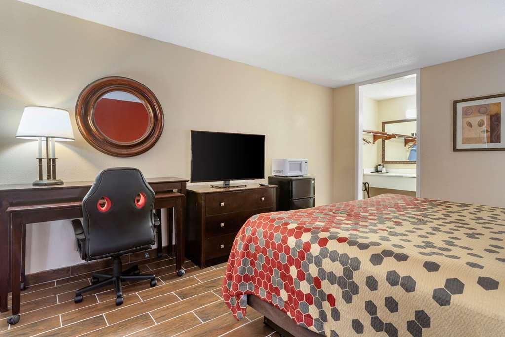 Clarion Inn Брунсуик Стая снимка