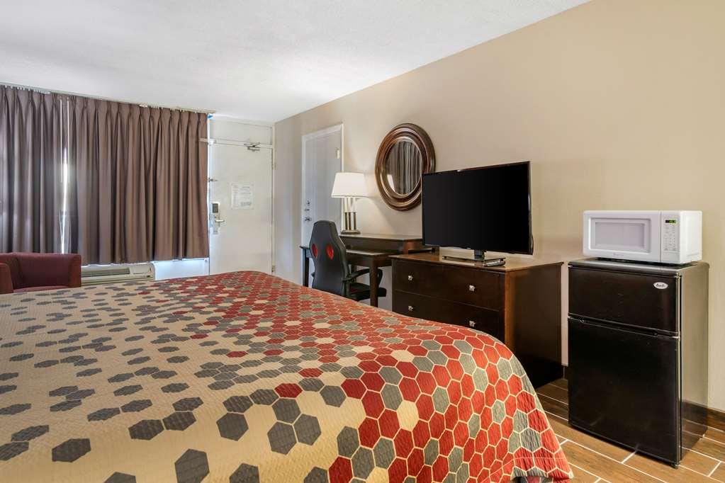 Clarion Inn Брунсуик Стая снимка
