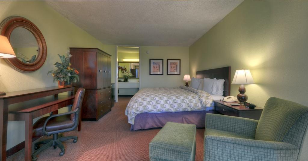 Clarion Inn Брунсуик Стая снимка