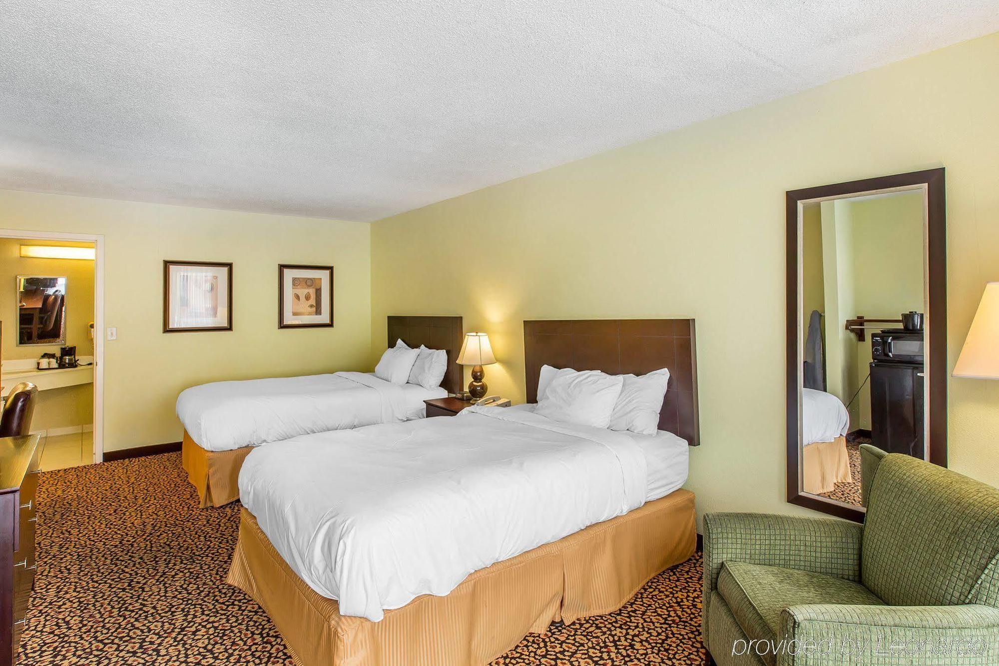 Clarion Inn Брунсуик Екстериор снимка