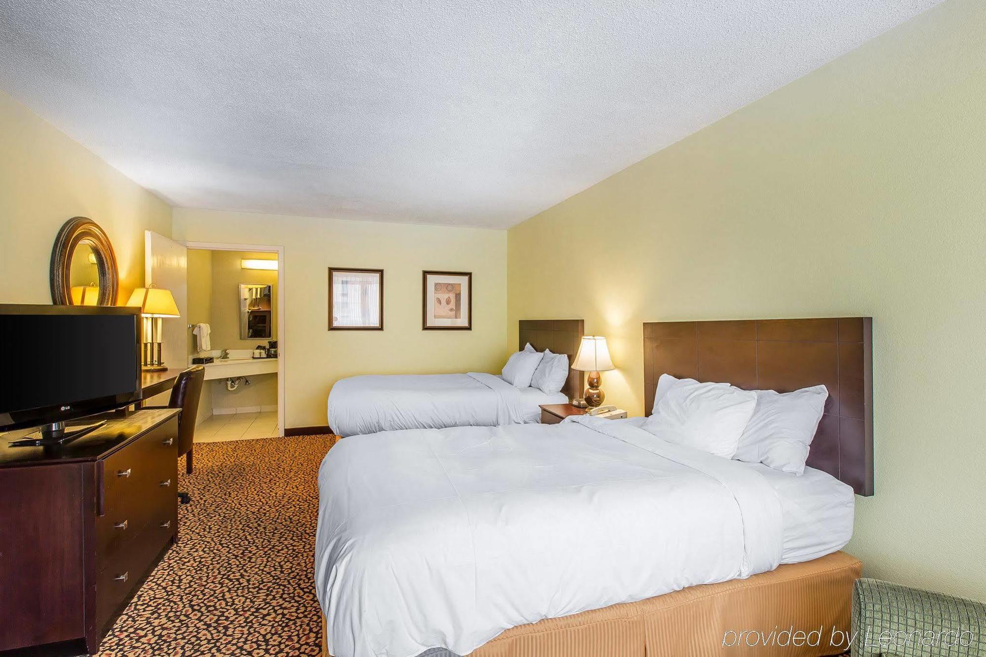 Clarion Inn Брунсуик Екстериор снимка