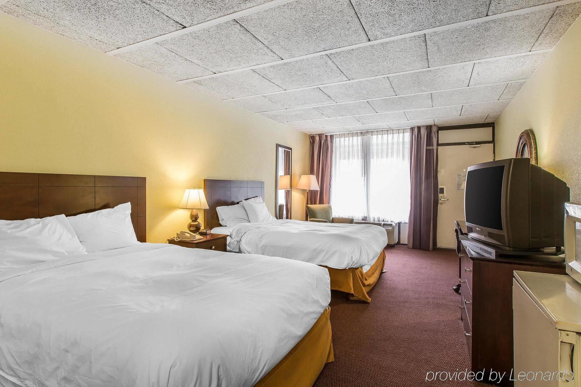 Clarion Inn Брунсуик Екстериор снимка