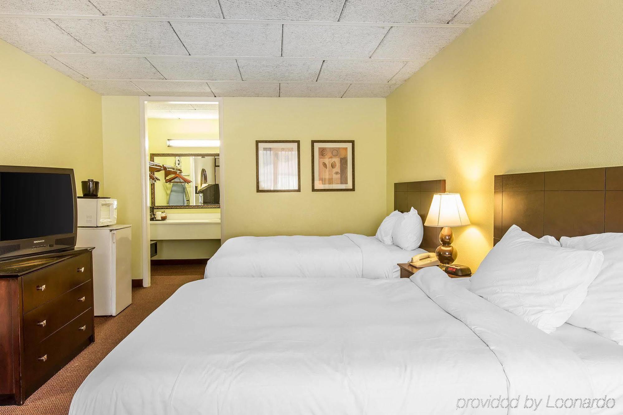 Clarion Inn Брунсуик Екстериор снимка