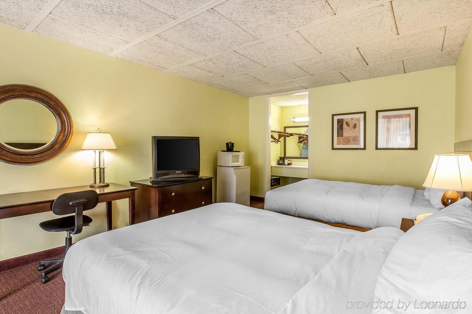 Clarion Inn Брунсуик Екстериор снимка