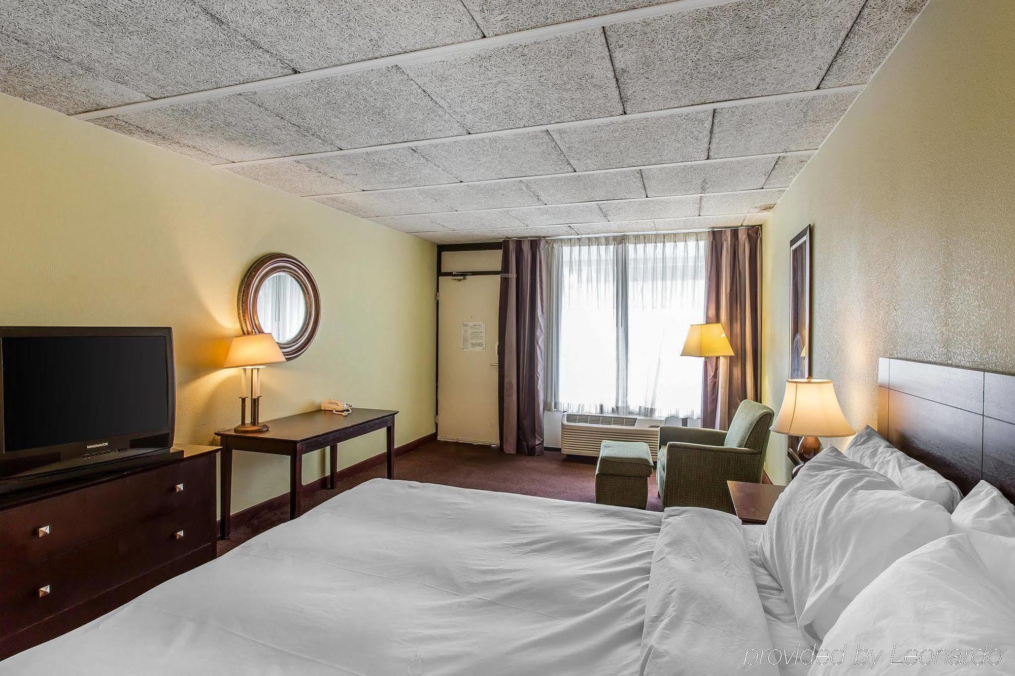 Clarion Inn Брунсуик Екстериор снимка