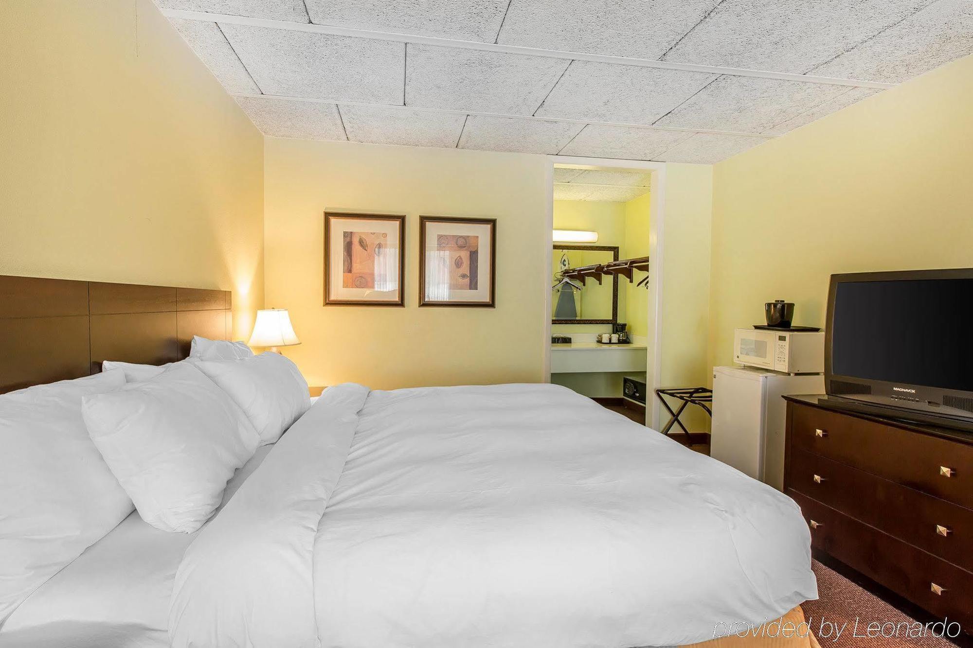 Clarion Inn Брунсуик Екстериор снимка
