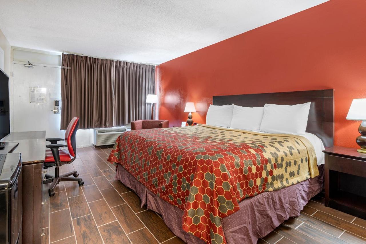 Clarion Inn Брунсуик Екстериор снимка