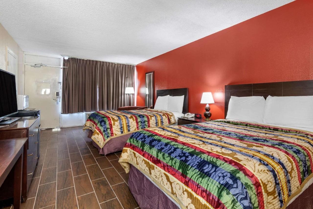 Clarion Inn Брунсуик Екстериор снимка
